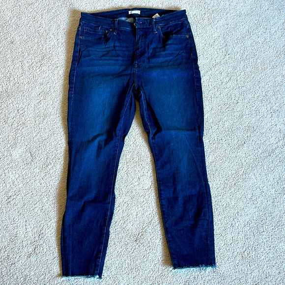 Good American Multi-Size Jeans - Picture 1 of 6